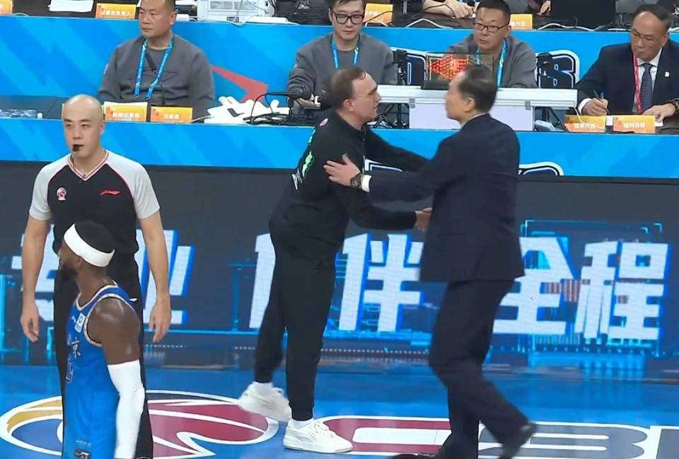 九游体育官网-关于门兴格拉德巴赫发布备战花絮，关键时刻再遭质疑，CBA季后赛任务艰巨，赛程密集仍需轮换的信息